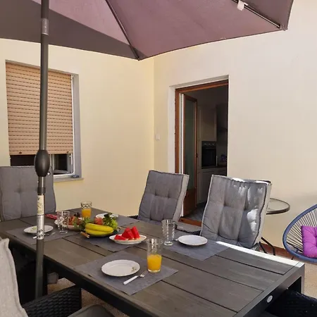 Branko With Terrace, Old Town Apartman Labin