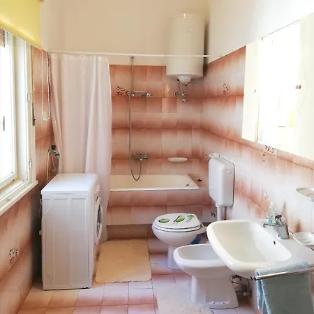 Apartment Branko With Terrace, Old Town Labin *