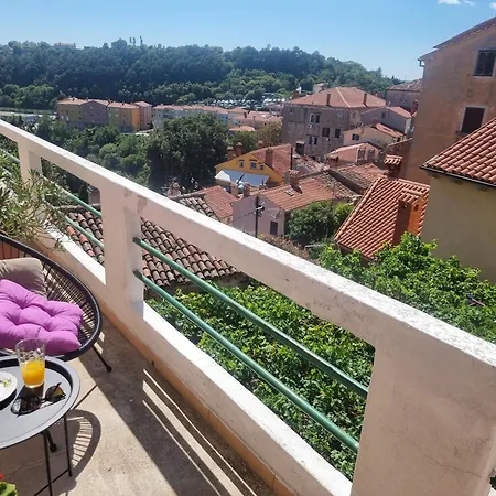 Branko With Terrace, Old Town Labin Apartment