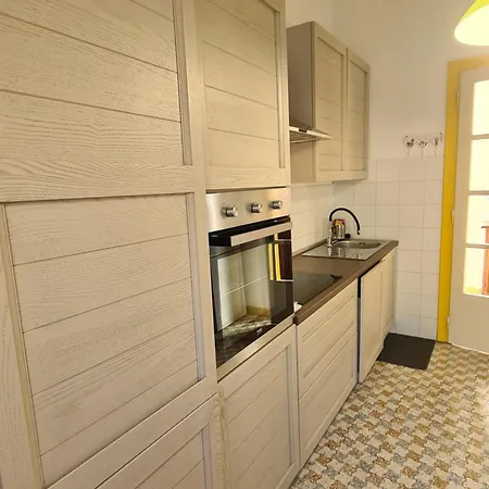 Branko With Terrace, Old Town Apartman *