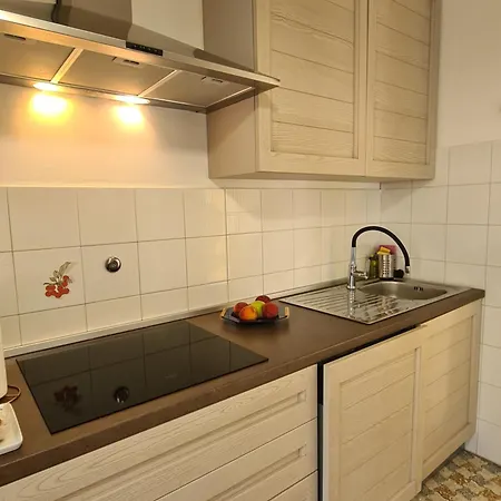 Branko With Terrace, Old Town Apartman Labin (Istria)