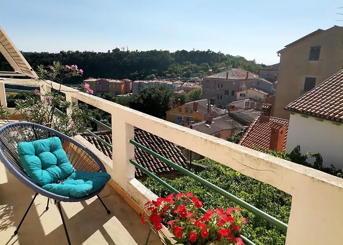 Branko With Terrace, Old Town Apartment Labin (Istria)